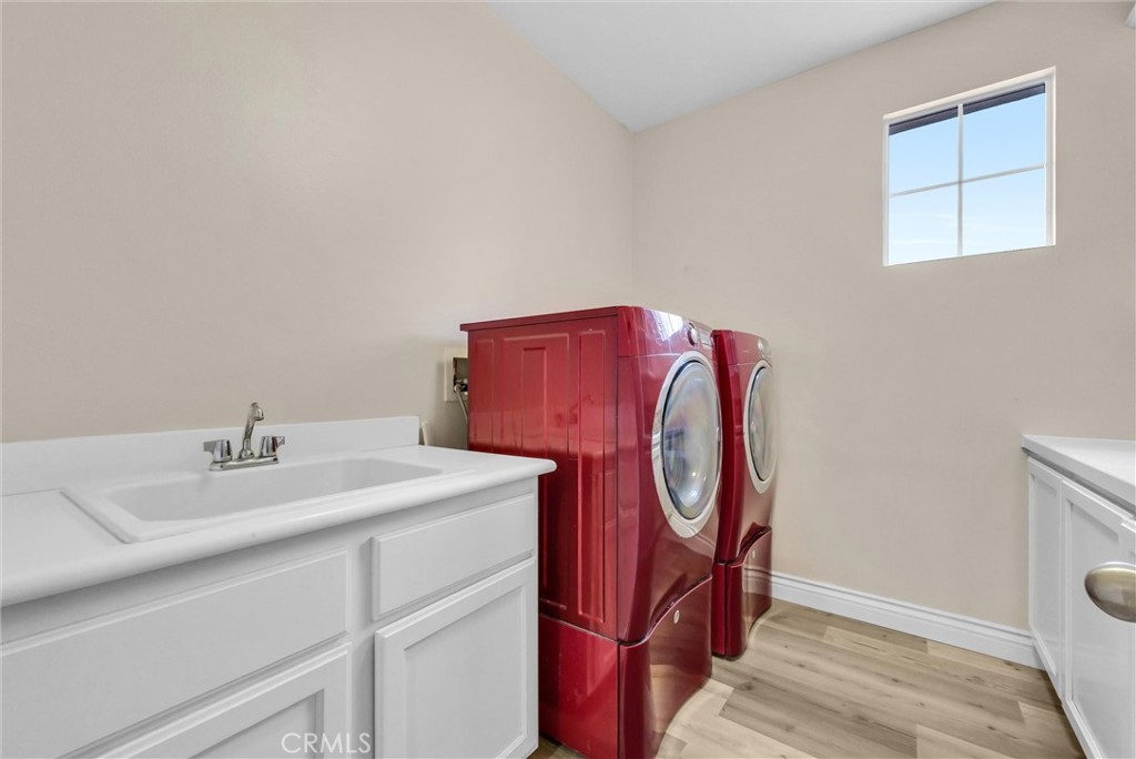19446 Lurin Avenue Riverside, CA 92508 - Photo 37 of 59 Laundry