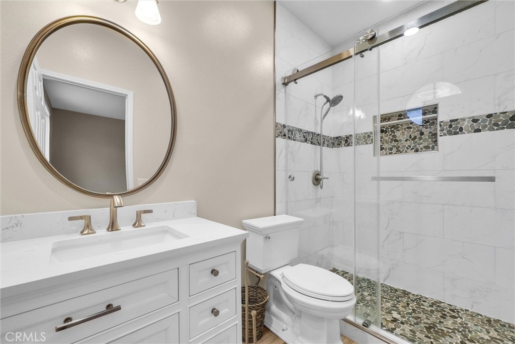 19446 Lurin Avenue Riverside, CA 92508 - Photo 53 of 59 Bedroom #2 bathroom