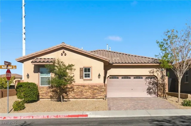 $2,550 | 692 Nathanial Court, Henderson, NV 89052
