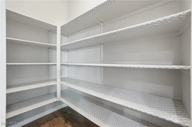 $2,550 | 692 Nathanial Court, Henderson, NV 89052