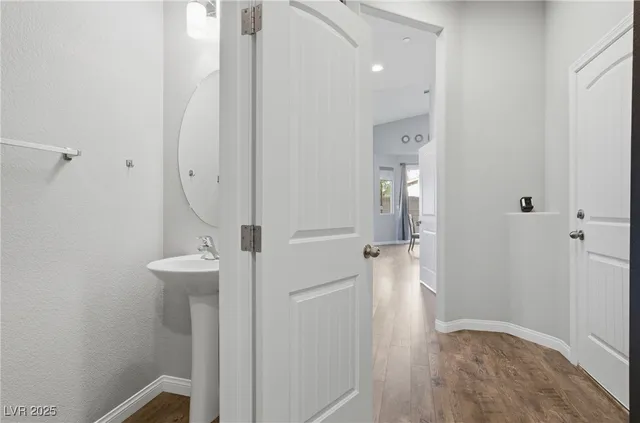 $2,550 | 692 Nathanial Court, Henderson, NV 89052