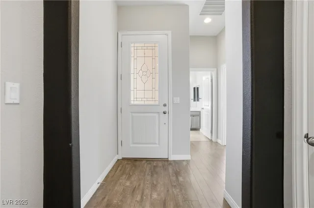 $2,550 | 692 Nathanial Court, Henderson, NV 89052