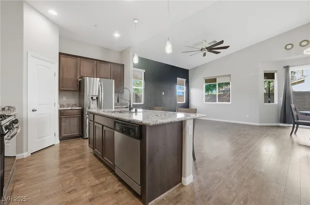 $2,550 | 692 Nathanial Court, Henderson, NV 89052