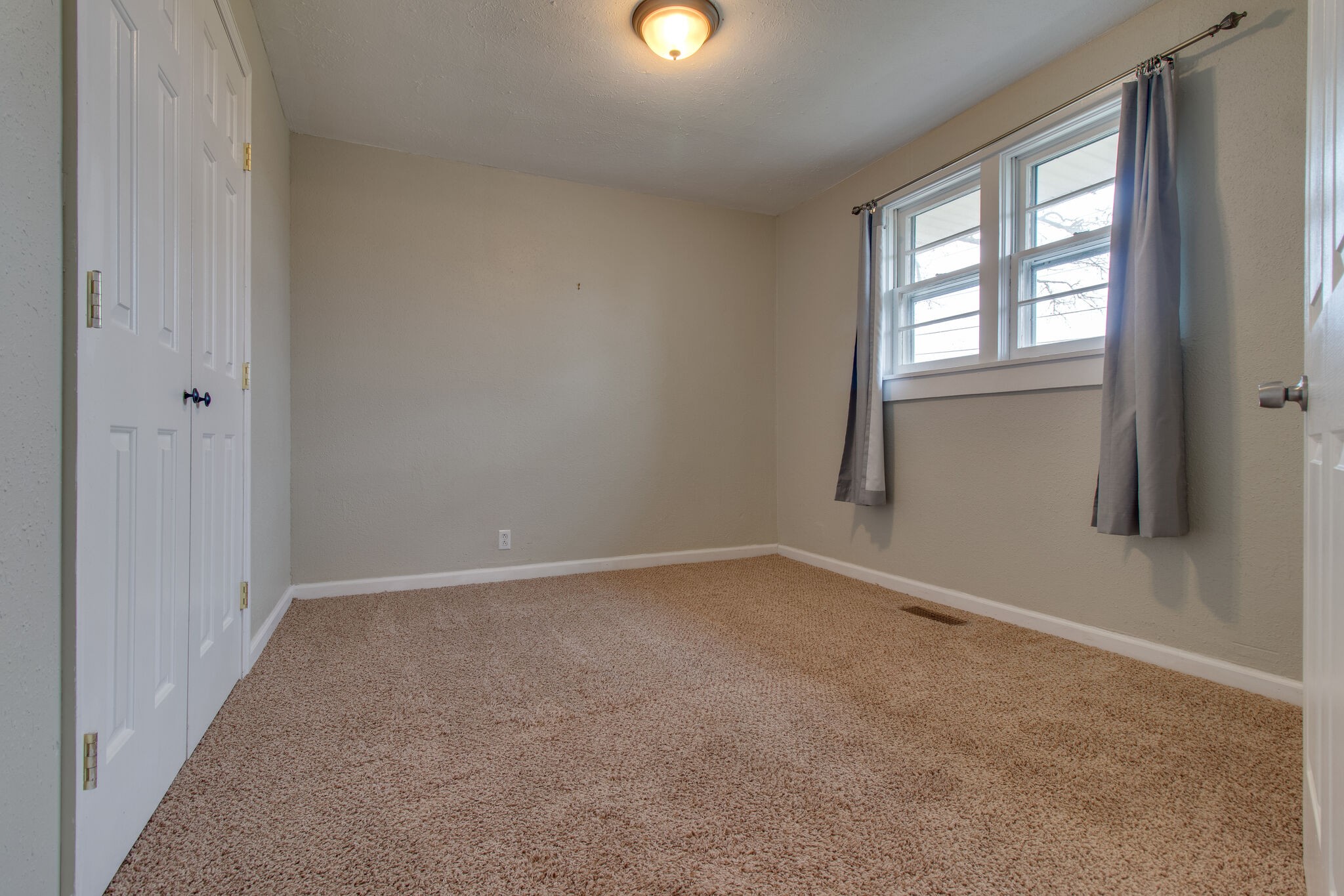 4942 Kedron Road Columbia, TN 38401 - Photo 14 of 17 a view of an empty room with a window
