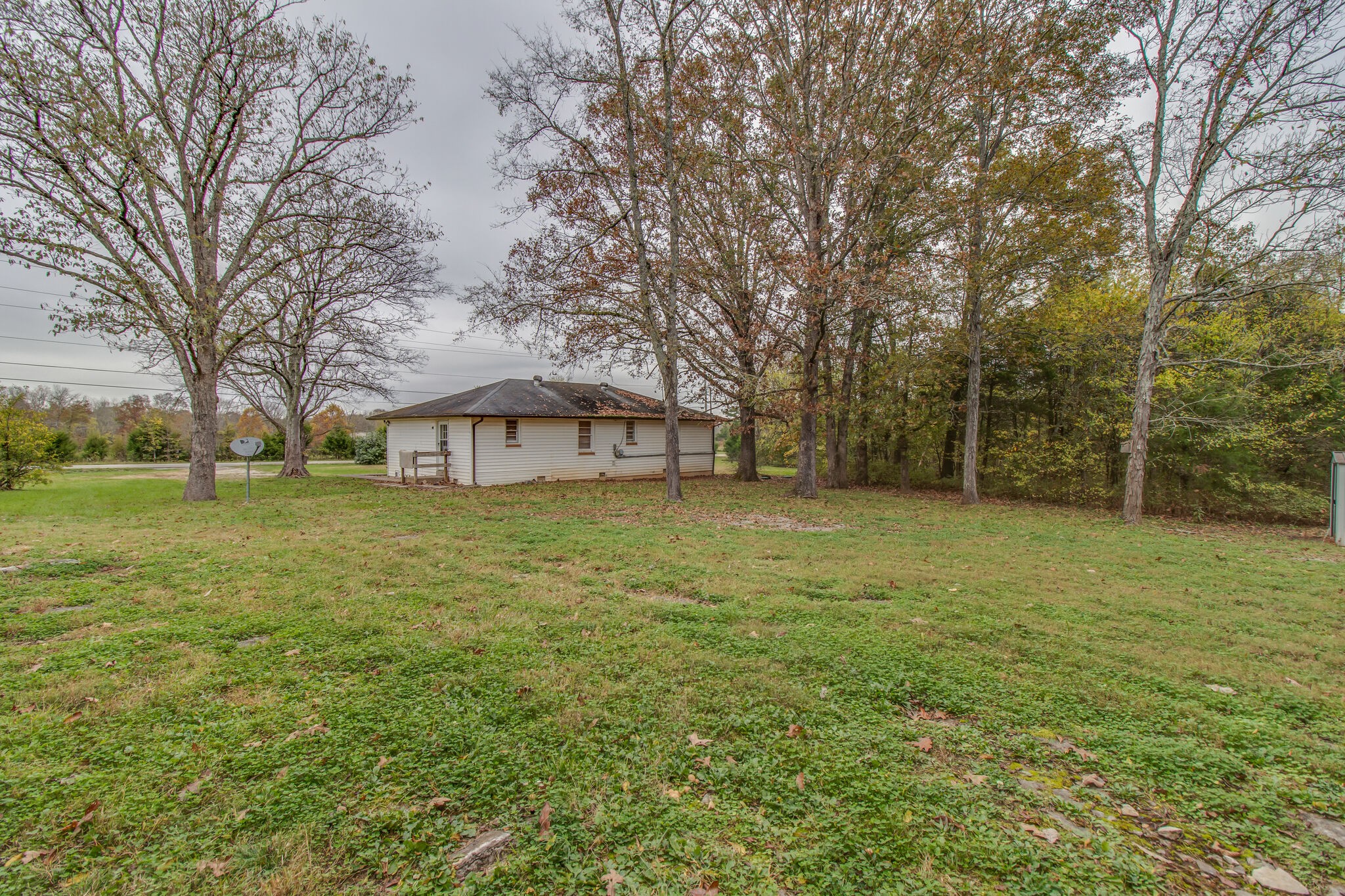 4942 Kedron Road Columbia, TN 38401 - Photo 17 of 17 a front view of a house with a yard