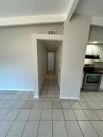 $2,000 | 1336 Warrington Way, Tampa, FL 33619