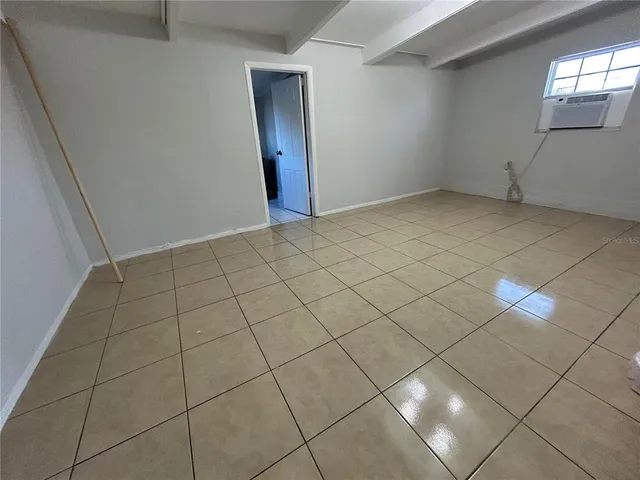 $2,000 | 1336 Warrington Way, Tampa, FL 33619