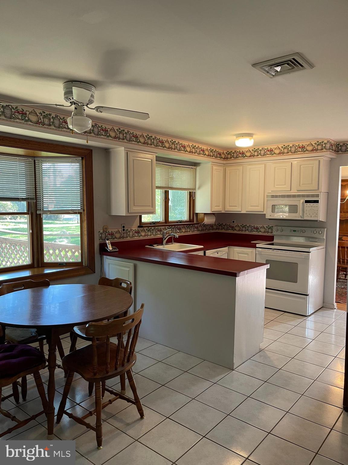102 Pueblo Road Doylestown, PA 18901 - Photo 11 of 35 Eat In Kitchen