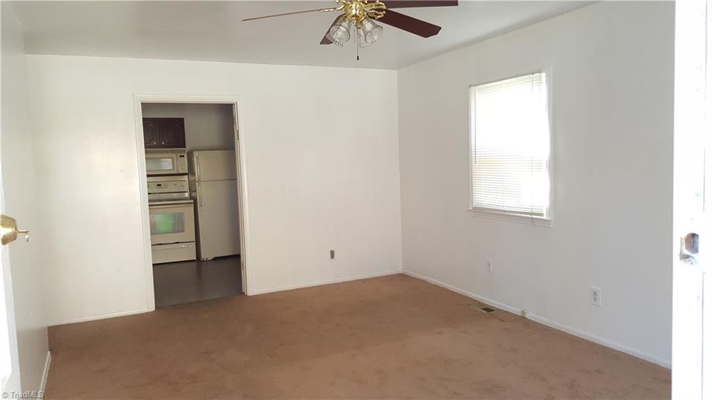 1124 East Springfield Road High Point, NC 27263 - Photo 4 of 15 Gallery Image 4