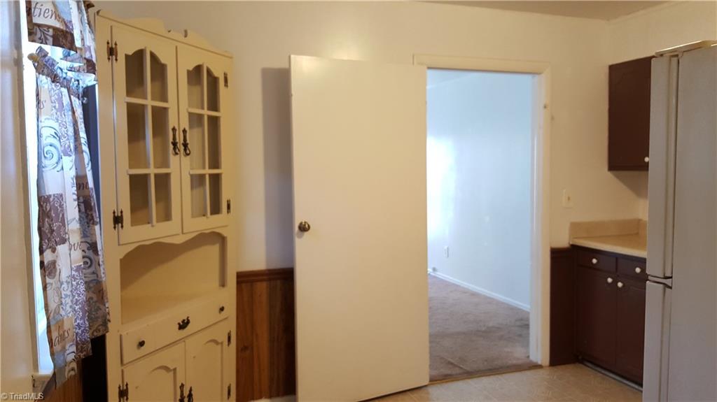 1124 East Springfield Road High Point, NC 27263 - Photo 9 of 15 Gallery Image 9