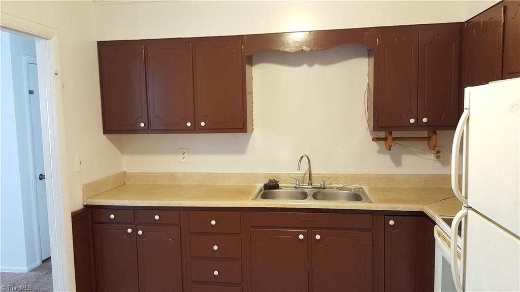 1124 East Springfield Road High Point, NC 27263 - Photo 10 of 15 Gallery Image 10