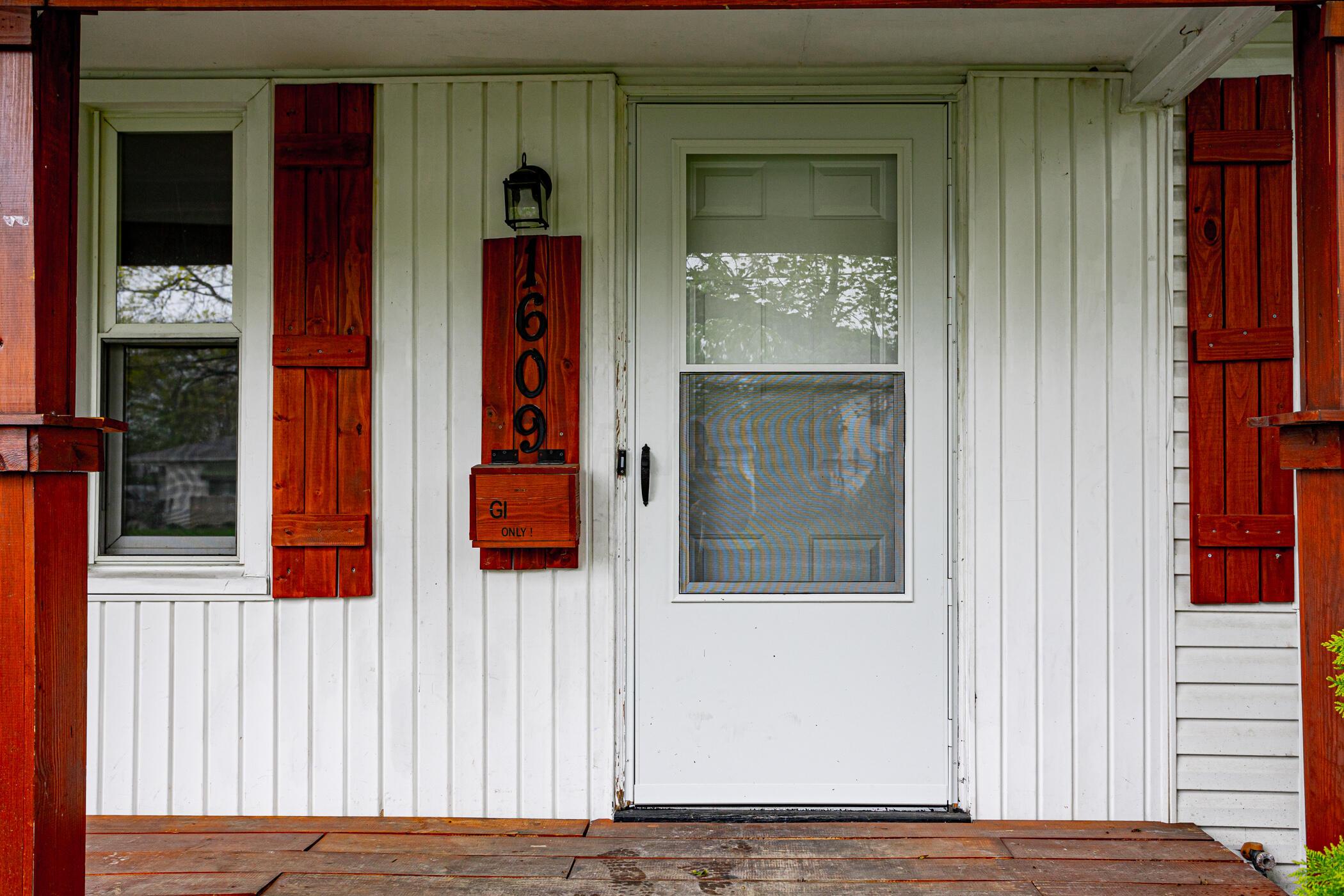 1609 Courtright Road Columbus, OH 43227 - Photo 5 of 51 Gallery Image 5