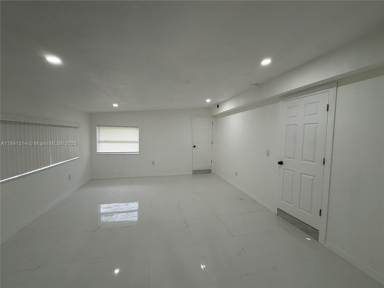 13485 Northeast Jacksonville Road Citra, FL 32113 - Photo 6 of 10 a view of an empty room