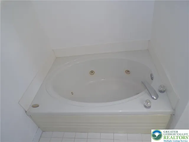 $2,400 | 7721 Cross Creek Circle South, Breinigsville, PA 18031