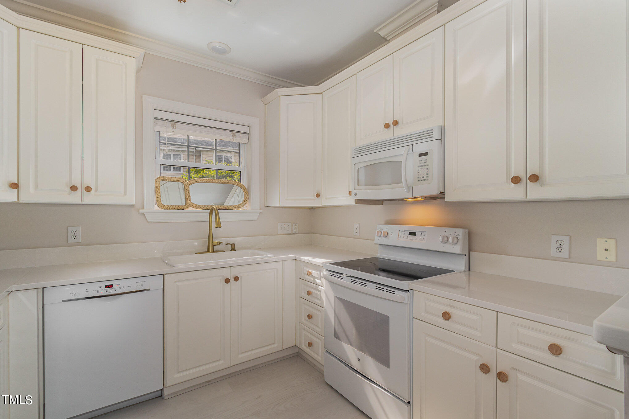 116 Northbrook Drive, Unit 206 Raleigh, NC 27609 - Photo 12 of 27 014_img_0040-edit