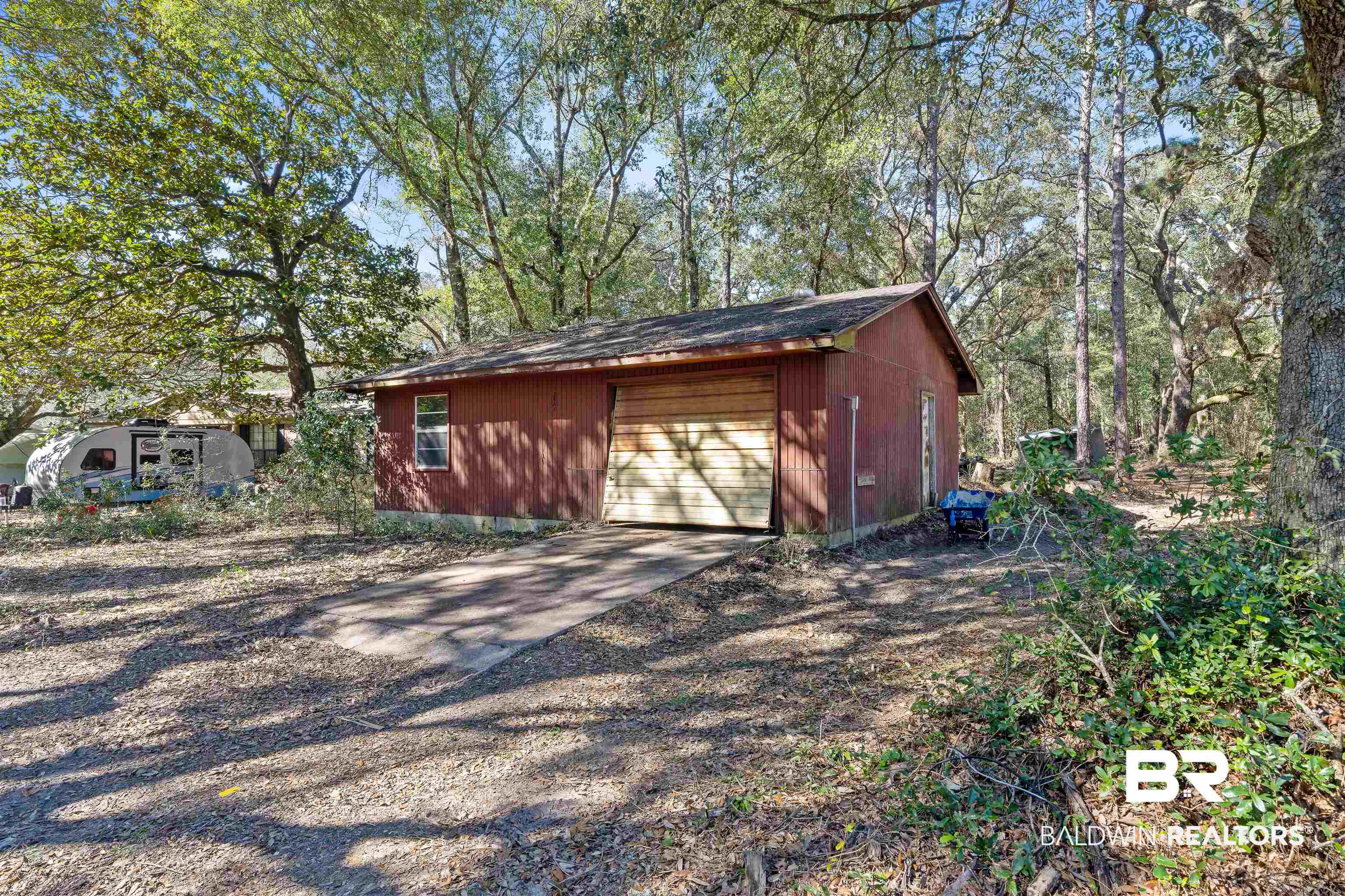 9367 Bohling Street Elberta, AL 36530 - Photo 4 of 16 Garage