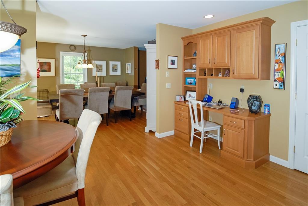 399 North Village Road Ogunquit, ME 03907 - Photo 8 of 30 Many Built Ins