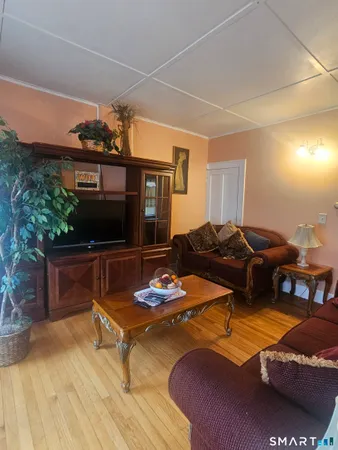 $2,200 | 53-55 Laurel Street, Unit 53, Manchester, CT 06040