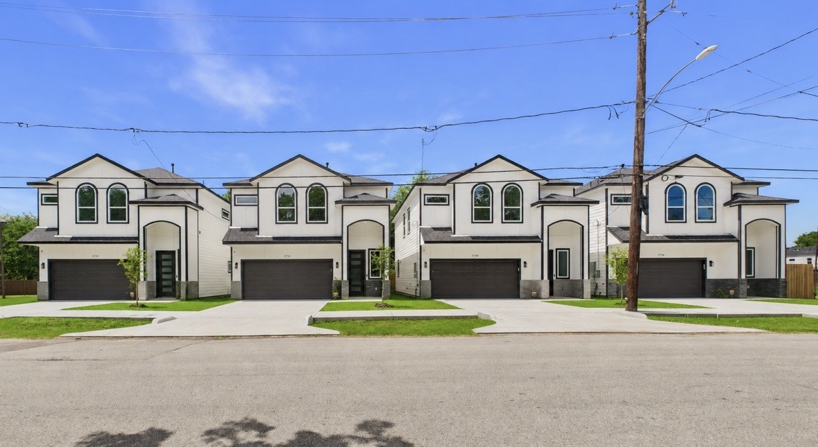 3748 Corder Street Houston, TX 77021 - Photo 29 of 31 4 home community with private driveways