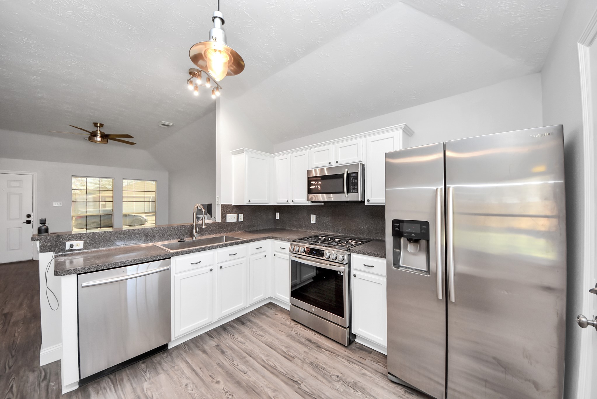 3223 Red Cedar Drive Baytown, TX 77521 - Photo 9 of 37