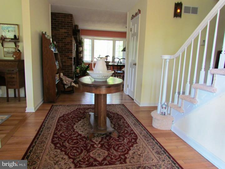 518 Troon Road Dover, DE 19904 - Photo 3 of 24 Foyer