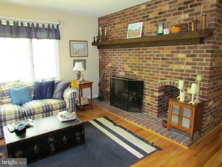 518 Troon Road Dover, DE 19904 - Photo 6 of 24 Family Room