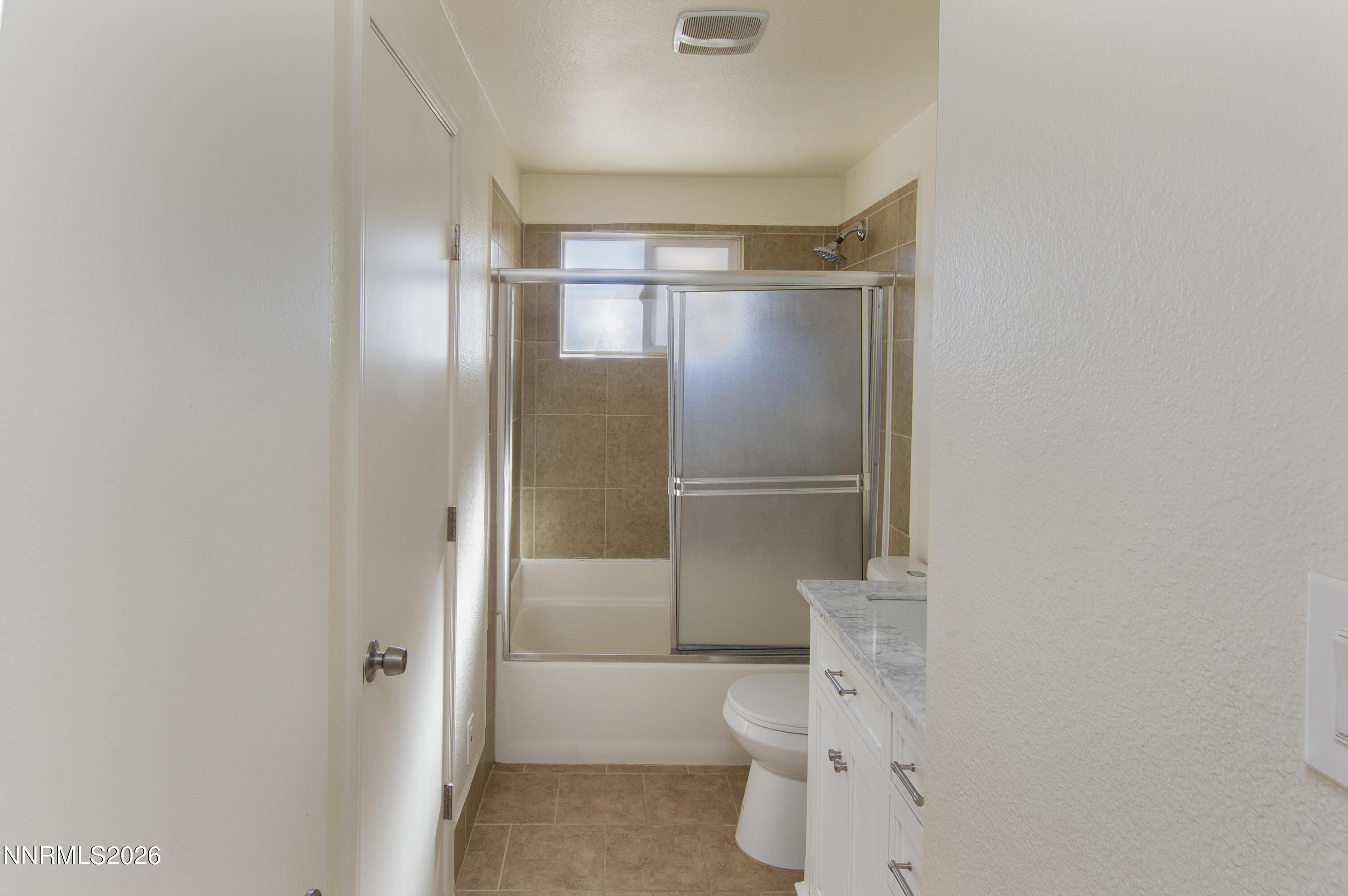 9350 Gremlin Way Reno, NV 89506 - Photo 9 of 15 Bathroom