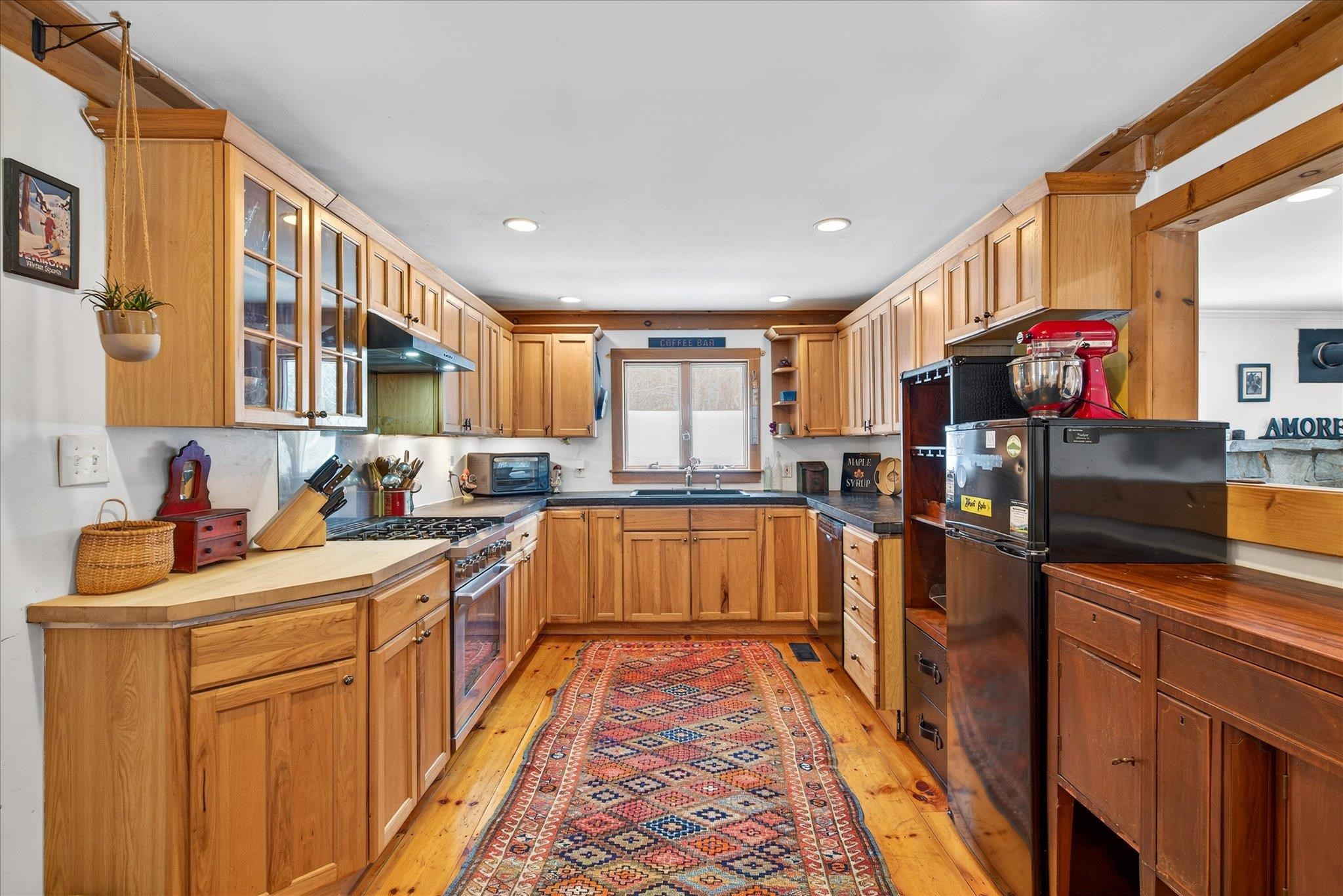 1525 Shunpike Road Mount Holly, VT 05758 - Photo 13 of 60