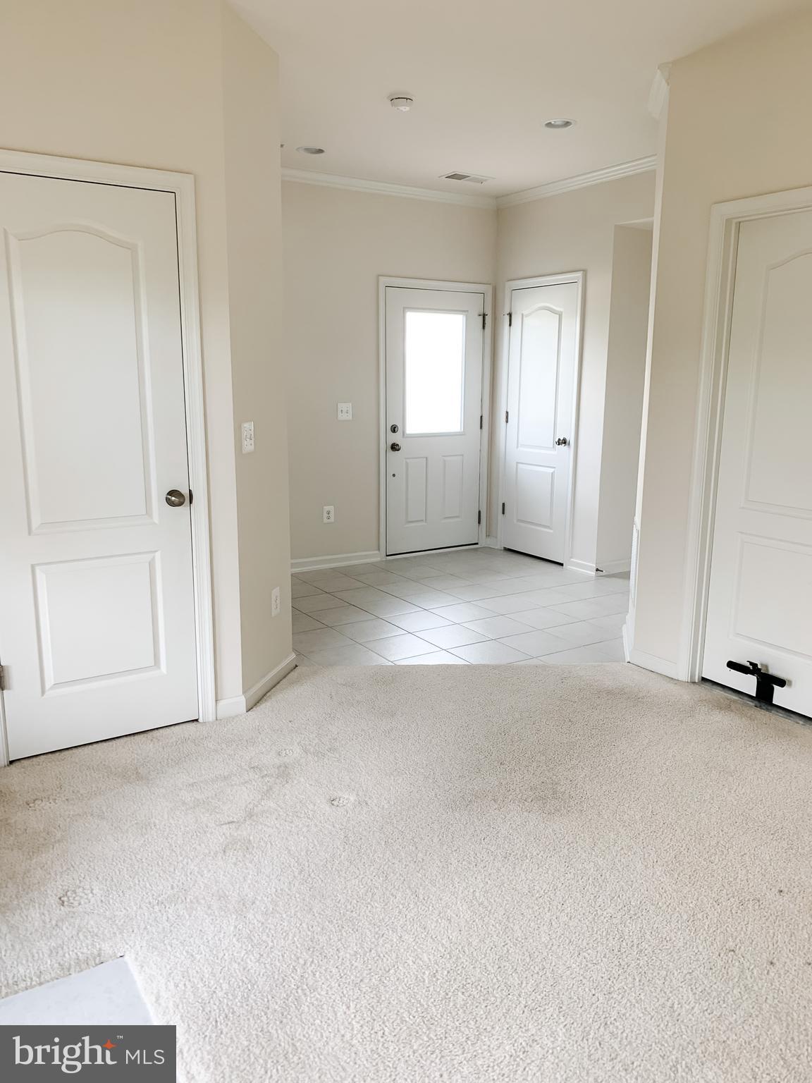43322 Novi Terrace Ashburn, VA 20147 - Photo 6 of 19 an empty room with windows