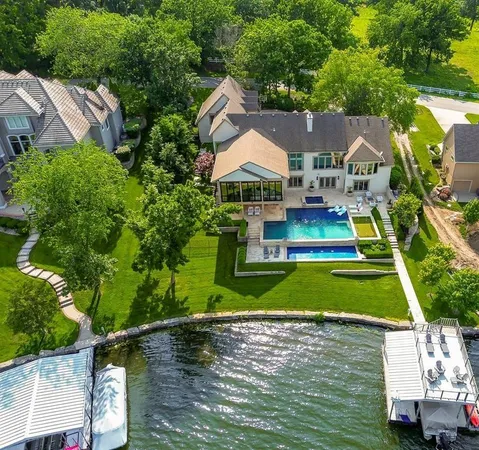 $4,200,000 | 206 South Shore Drive, Lake Winnebago, MO 64034