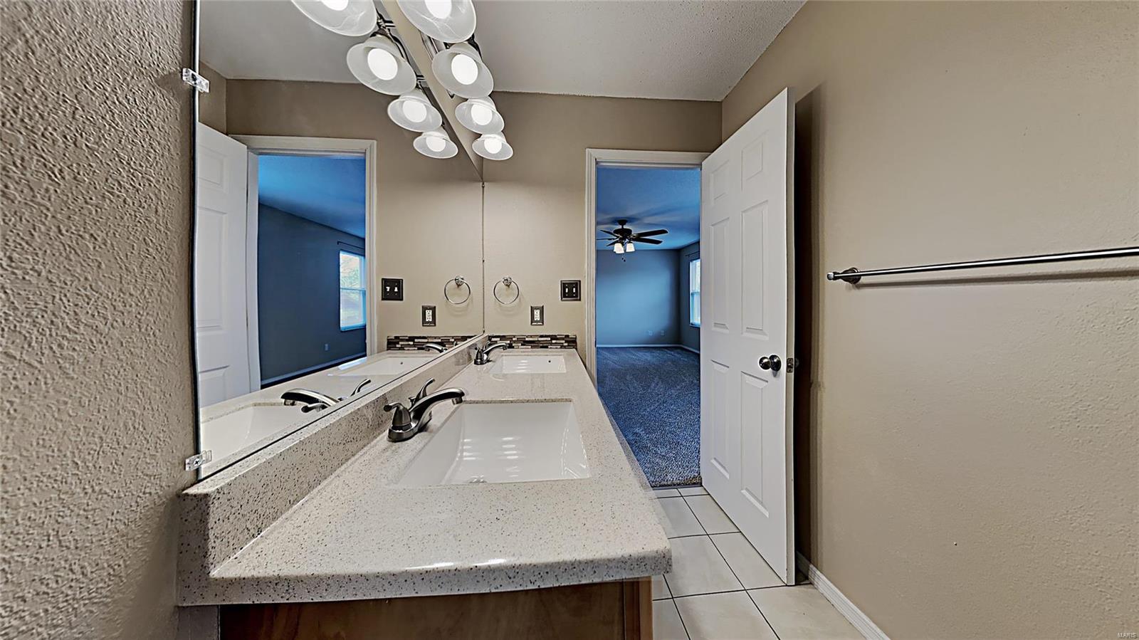 327 Logan Drive O'Fallon, IL 62269 - Photo 13 of 23 Gallery Image 13