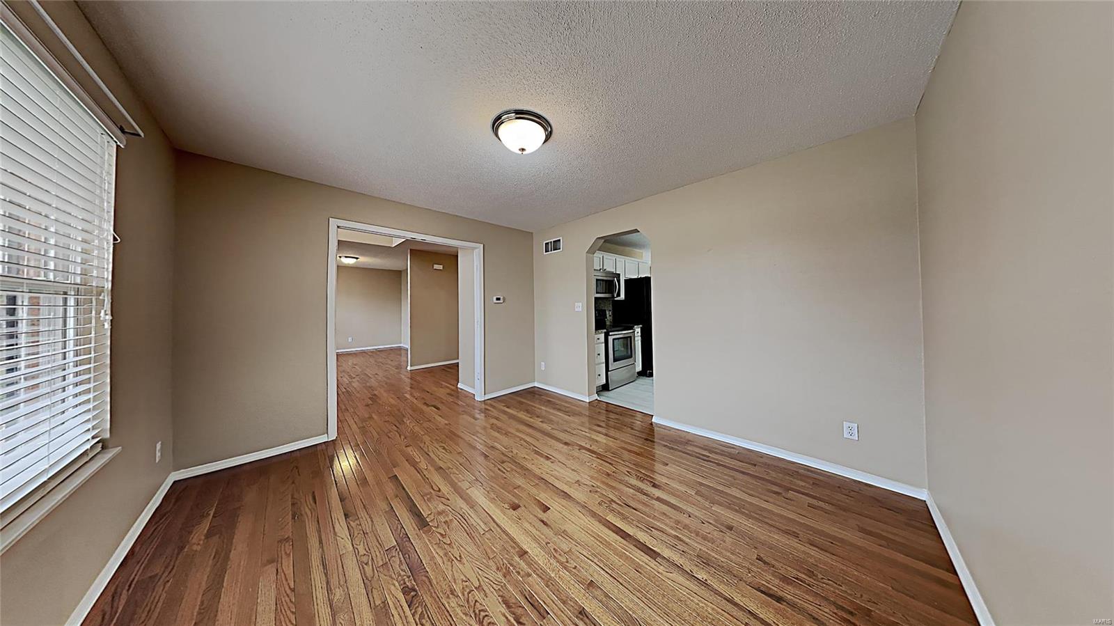 327 Logan Drive O'Fallon, IL 62269 - Photo 2 of 23 Gallery Image 2
