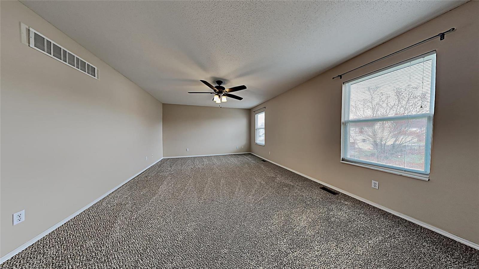 327 Logan Drive O'Fallon, IL 62269 - Photo 10 of 23 Gallery Image 10