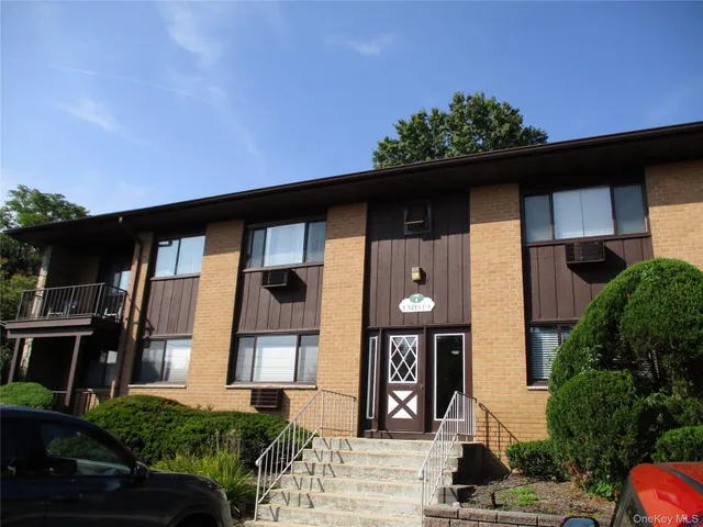 $2,100 | 7-4 East Lawrence Park Drive, Unit 4, Piermont, NY 10968