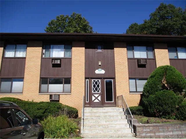 $2,100 | 7-4 East Lawrence Park Drive, Unit 4, Piermont, NY 10968
