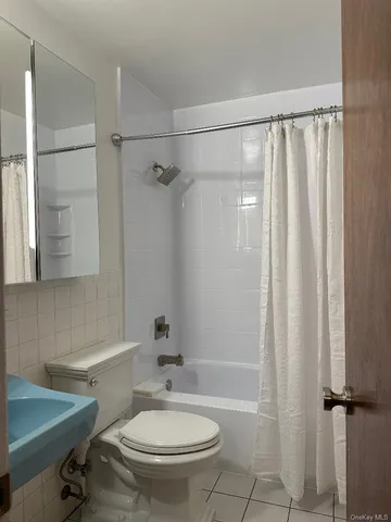 $2,100 | 7-4 East Lawrence Park Drive, Unit 4, Piermont, NY 10968