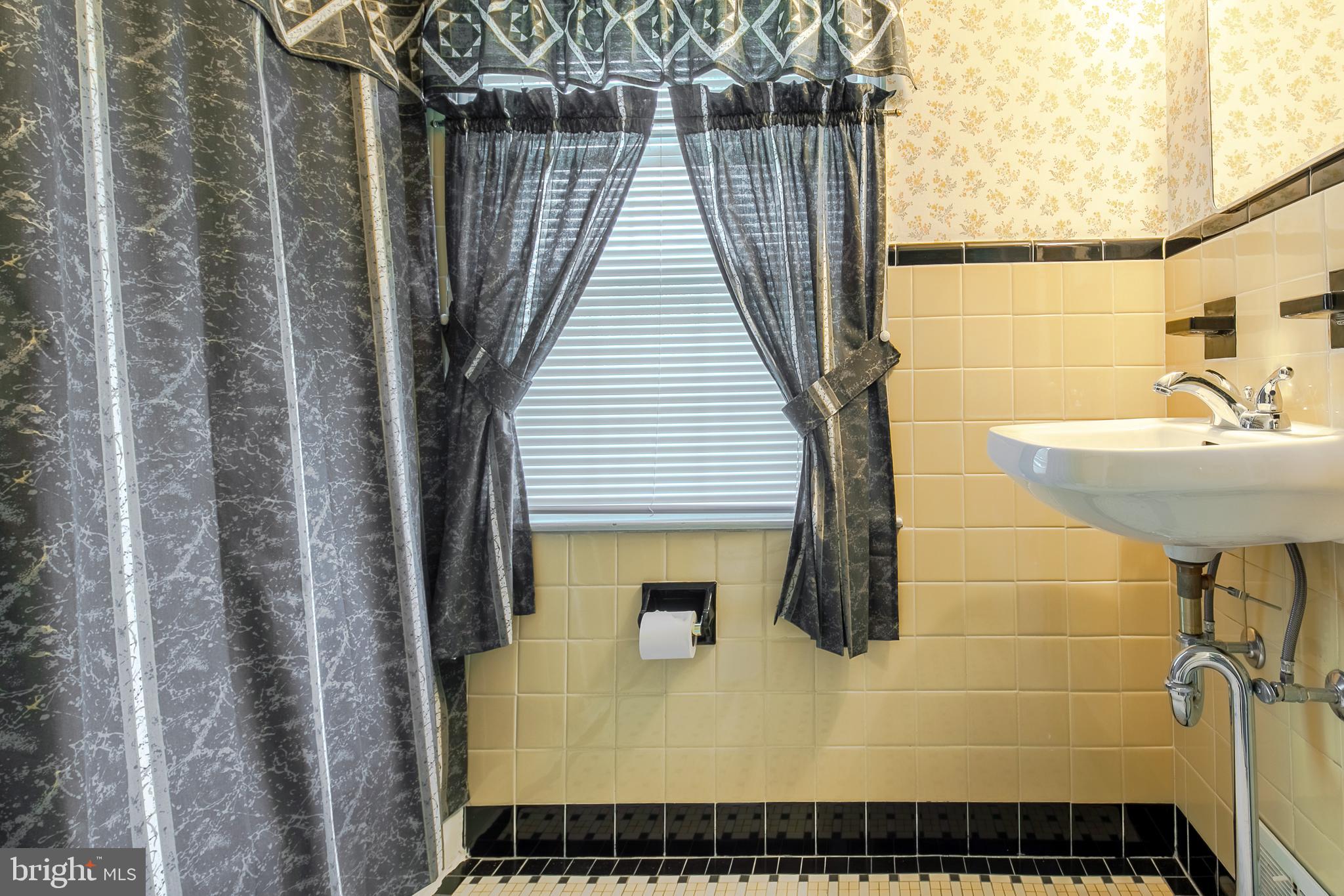 260 Golf Hills Road Havertown, PA 19083 - Photo 8 of 16 Gallery Image 8