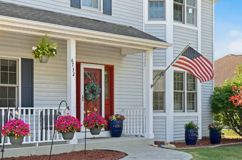 $634,999 | 6732 Yale Drive, Franklin, WI 53132