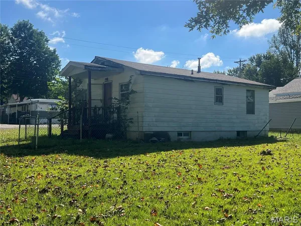 $19,999 | 225 Lakeside Avenue, East Alton, IL 62024