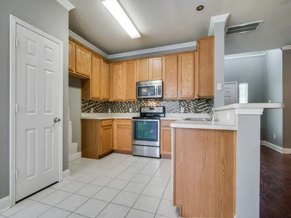 $2,200 | 10120 Cherry Hill Lane, Providence Village, TX 76227