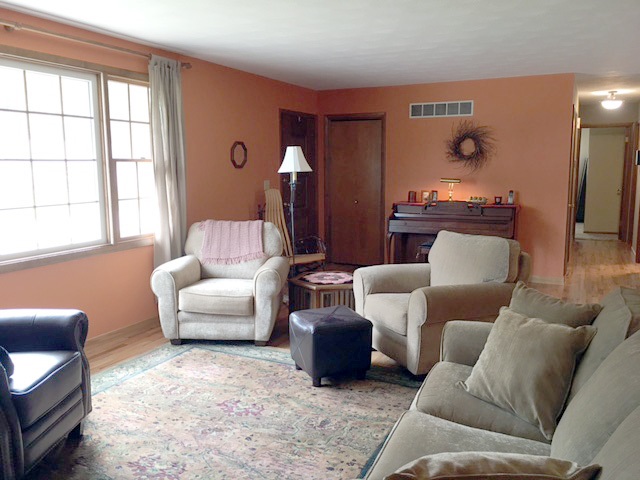 335 Lincoln Road Canton, IL 61520 - Photo 4 of 34 Gallery Image 4