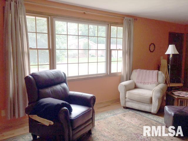 335 Lincoln Road Canton, IL 61520 - Photo 5 of 34 Gallery Image 5