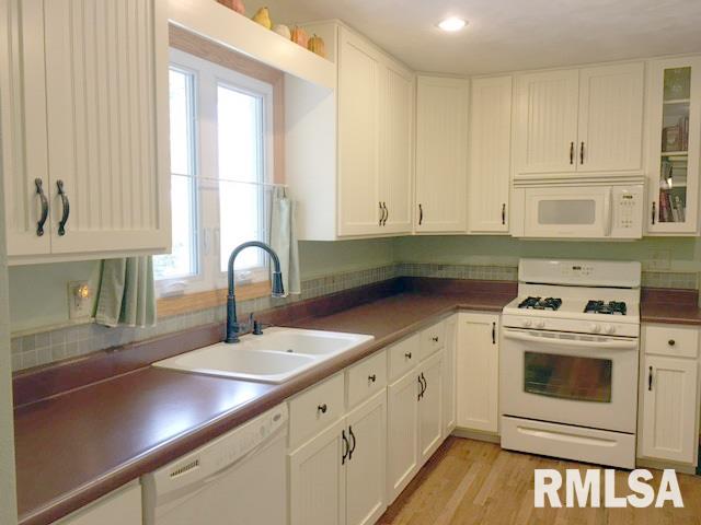 335 Lincoln Road Canton, IL 61520 - Photo 6 of 34 Gallery Image 6