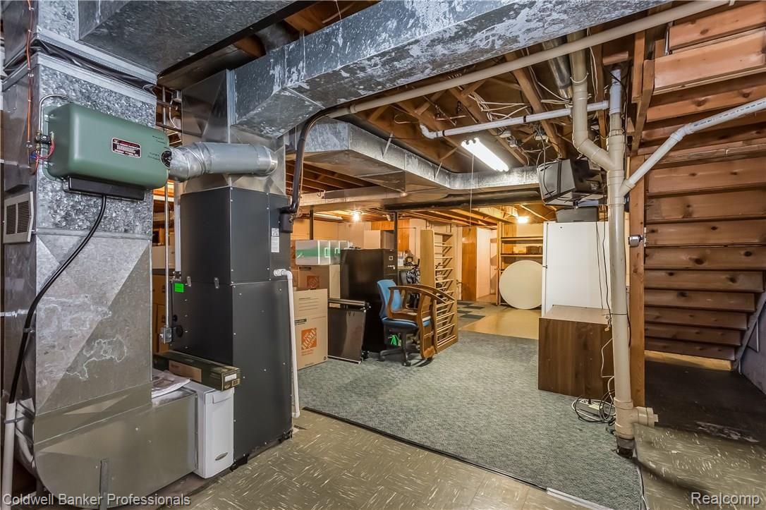 2175 Wayward Drive Rochester, MI 48309 - Photo 23 of 33 029-Storage-5339181-large.jpg