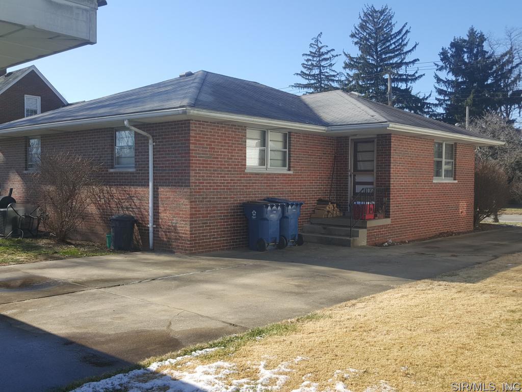 2211 State Street Alton, IL 62002 - Photo 3 of 20