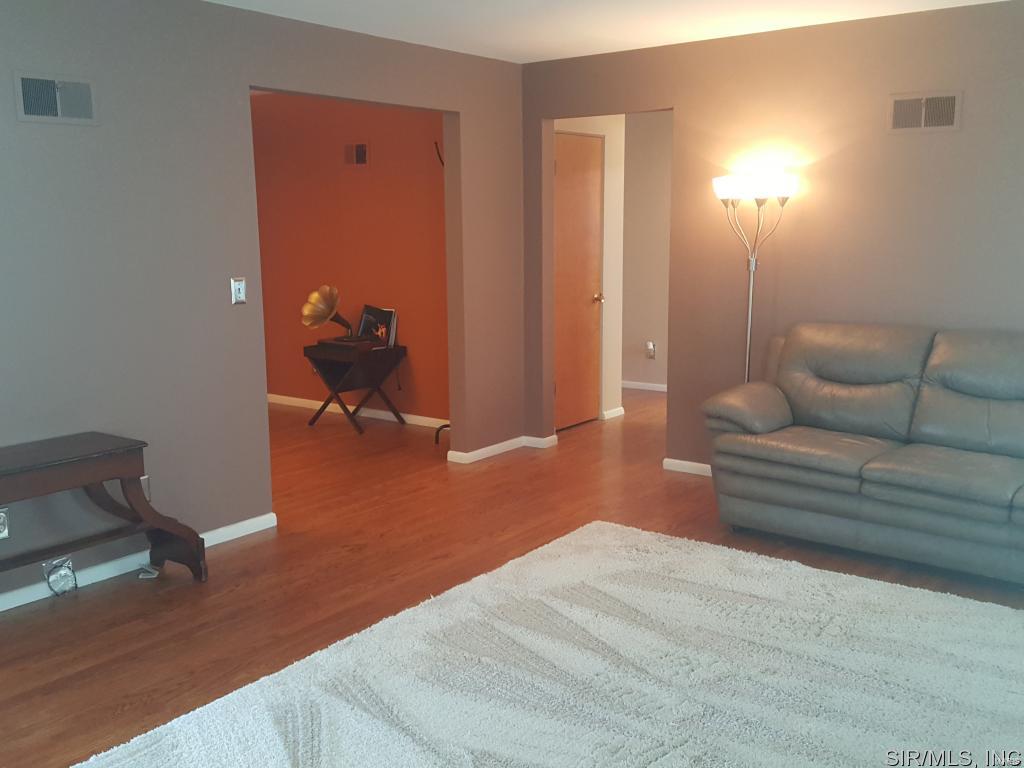 2211 State Street Alton, IL 62002 - Photo 5 of 20
