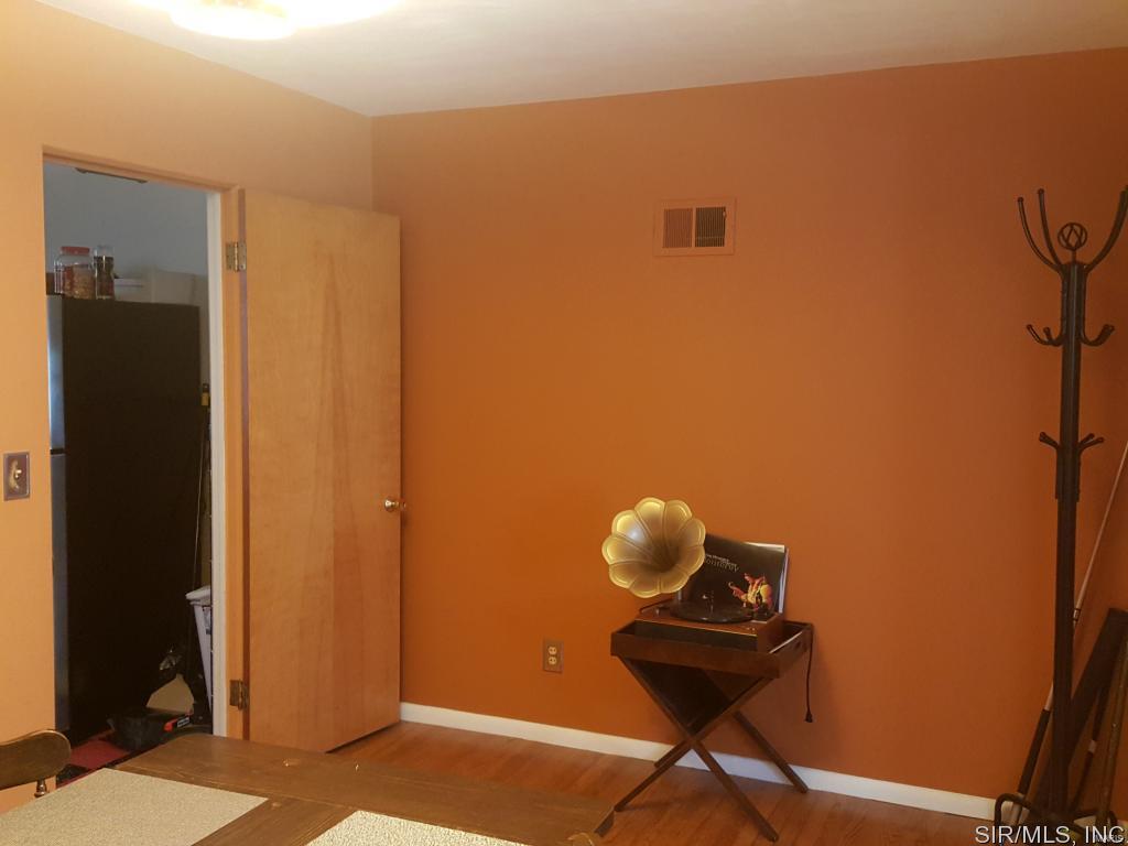 2211 State Street Alton, IL 62002 - Photo 8 of 20