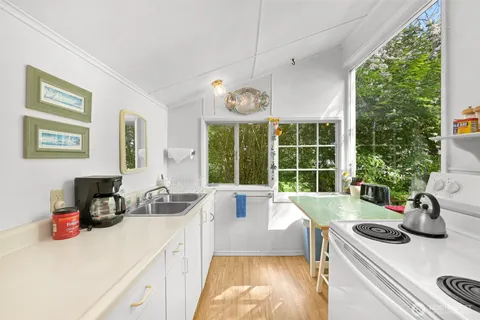 $950,000 | 1865 Seacrest Drive, Lummi Island, WA 98262