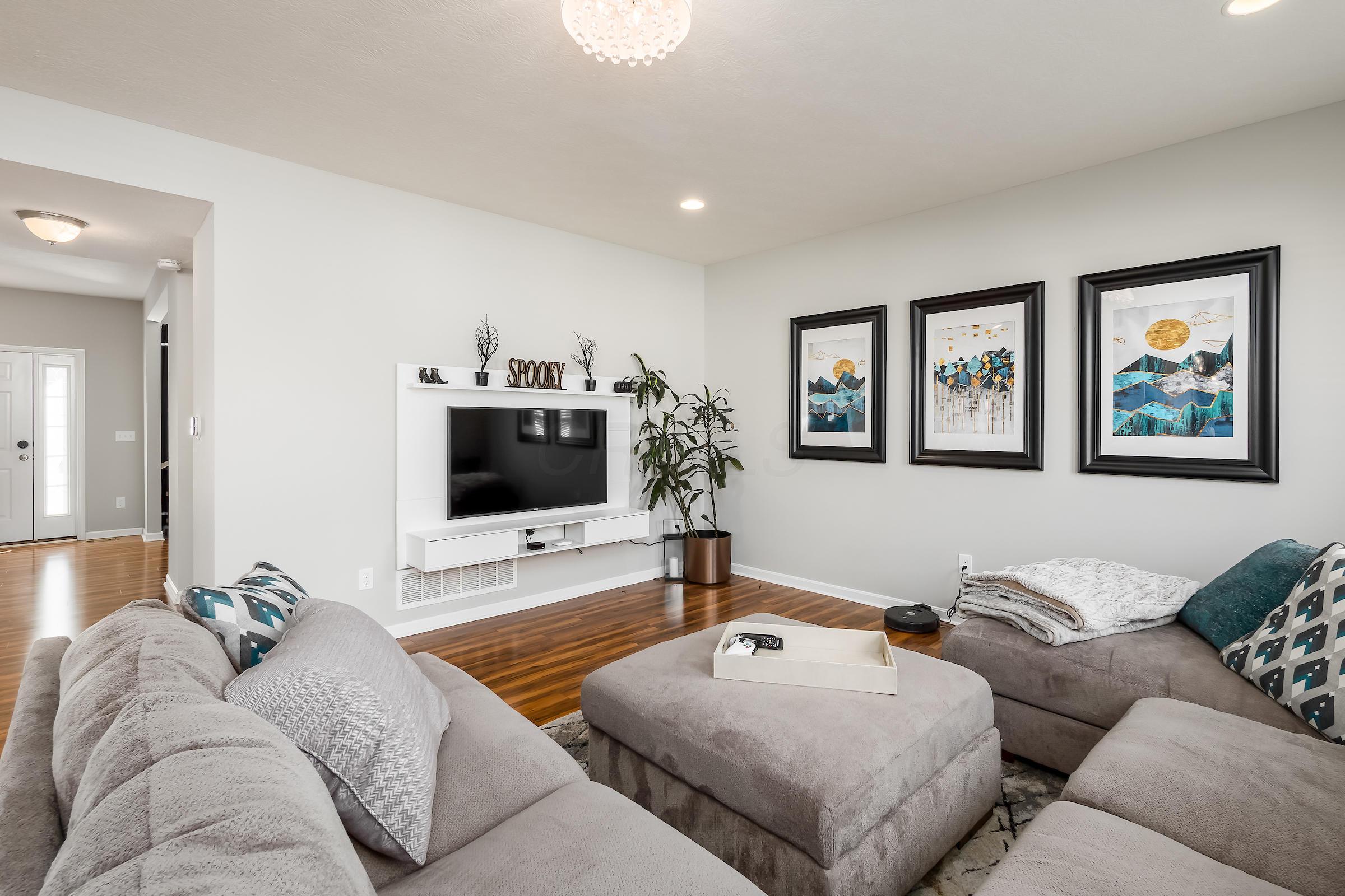 4905 Farview Road Columbus, OH 43231 - Photo 3 of 34 Gallery Image 3