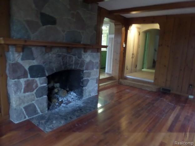2446 Reid Road Grand Blanc, MI 48439 - Photo 17 of 27 SAM_9971.jpg